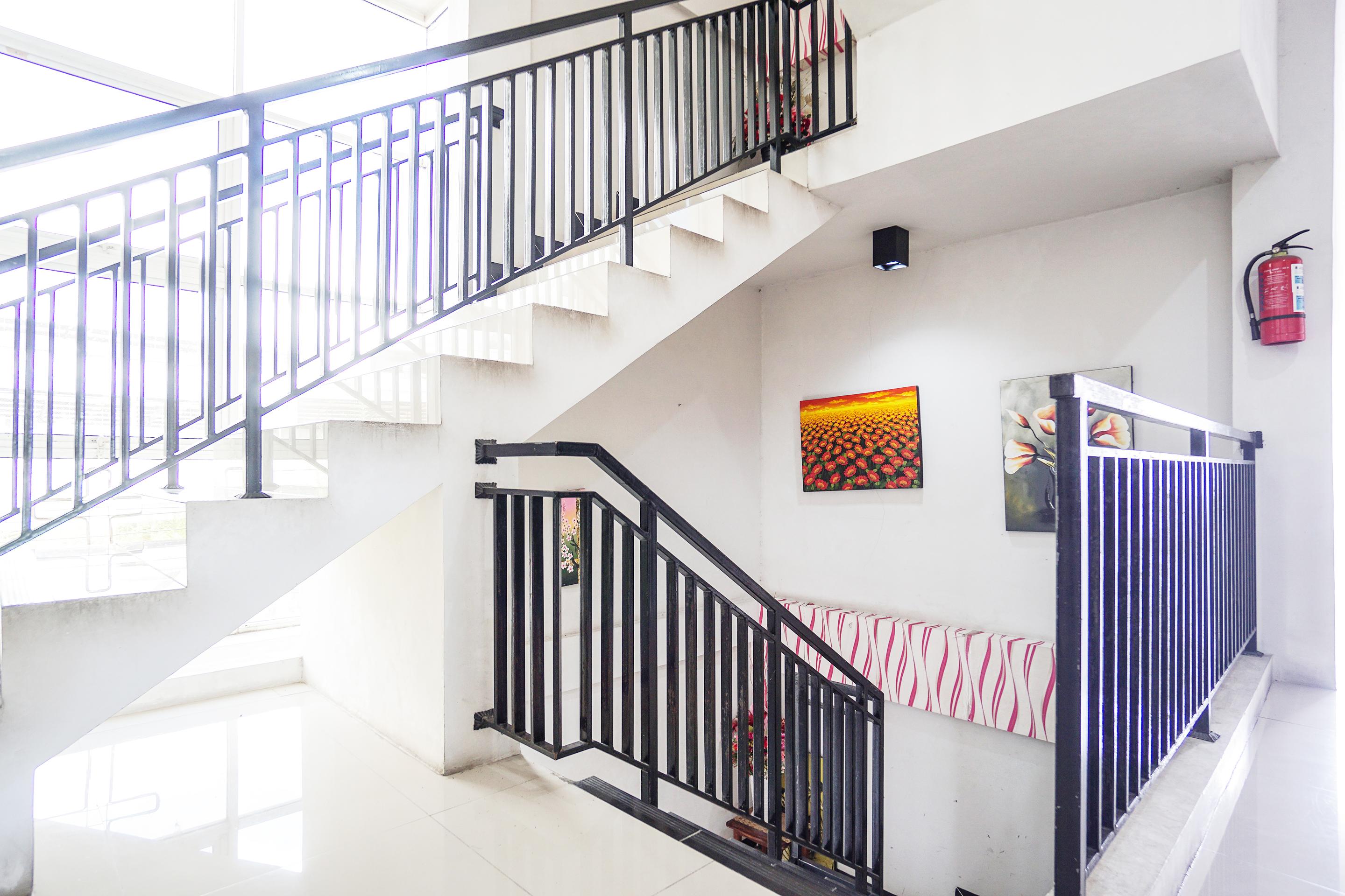 OYO 1236 Elite Residence Manado Exterior foto