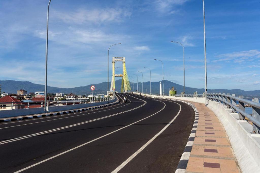 OYO 1236 Elite Residence Manado Exterior foto