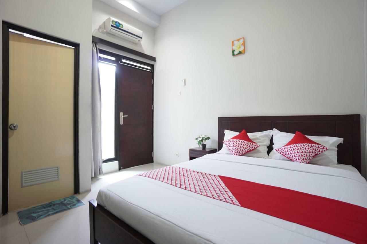 OYO 1236 Elite Residence Manado Exterior foto