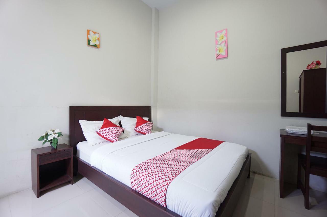 OYO 1236 Elite Residence Manado Exterior foto